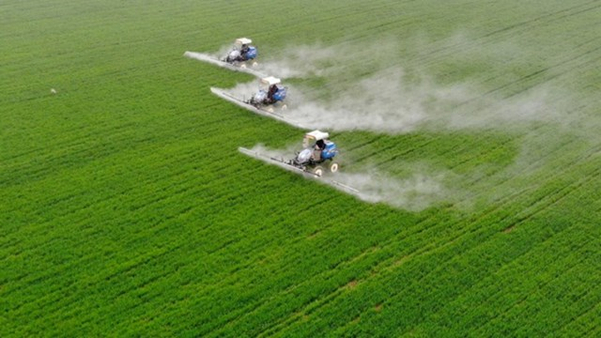 Máy nông nghiệp Việt Nam xuất hiện trên các cánh đồng tại Triều Tiên